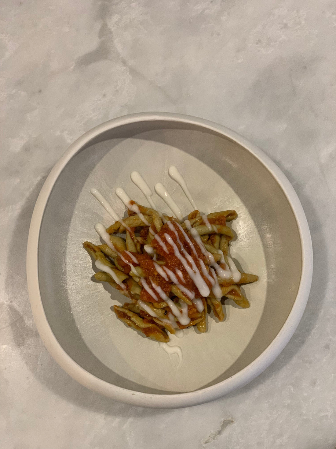 FUSILLI AGLI SPINACI CON RAGU’ DI SALSICCIA E FONDUTA DI PECORINO - La Bottega di Forte